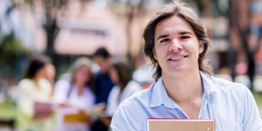 Estudiante chileno en programa de inglés génerico